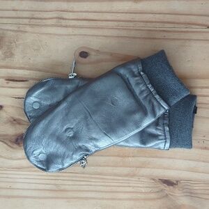 Rudsak leather rabbit fur lined mittens size M